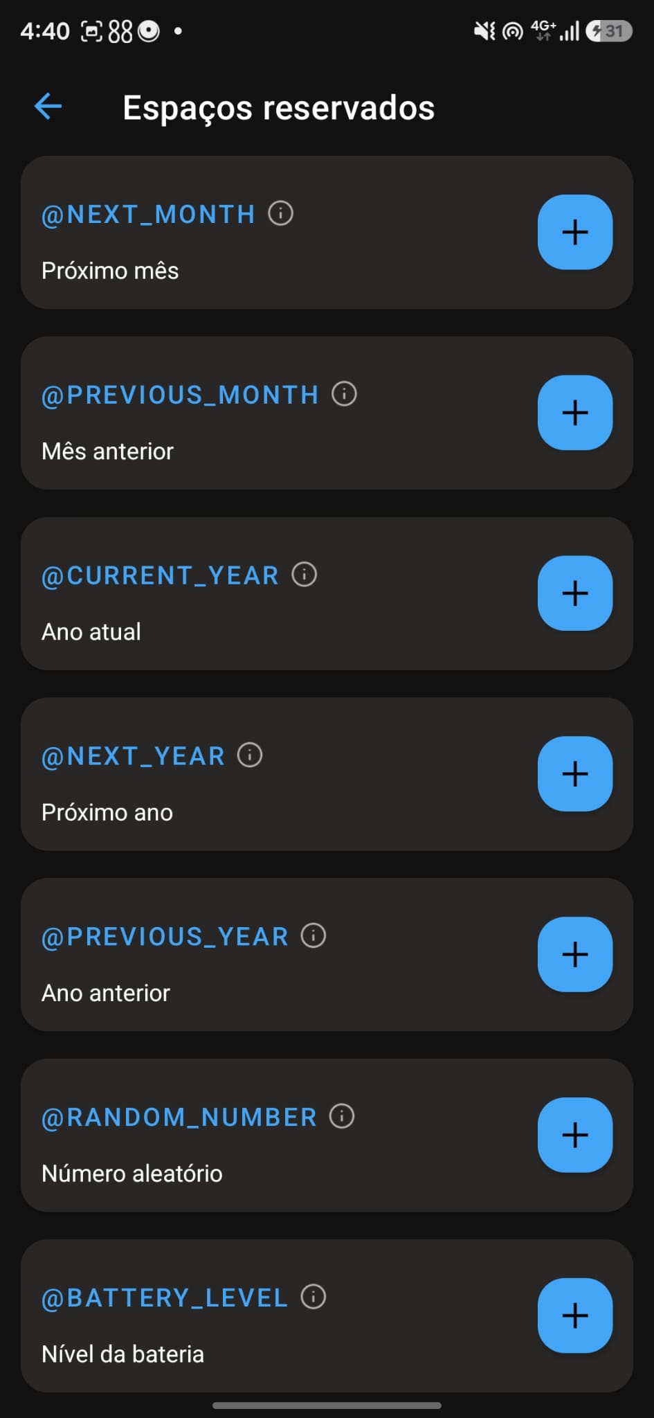 Lista de espaços reservados do SKEDit mostrando mês, ano, número aleatório e nível da bateria.